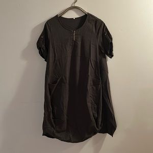 Linen style oversized dress. Forest green color.